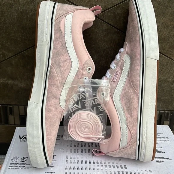 Vans WMNS Kyle Walker
Acid Denim Pink
VN0A5JIEPNK
Sneakers - Picture 12 of 16